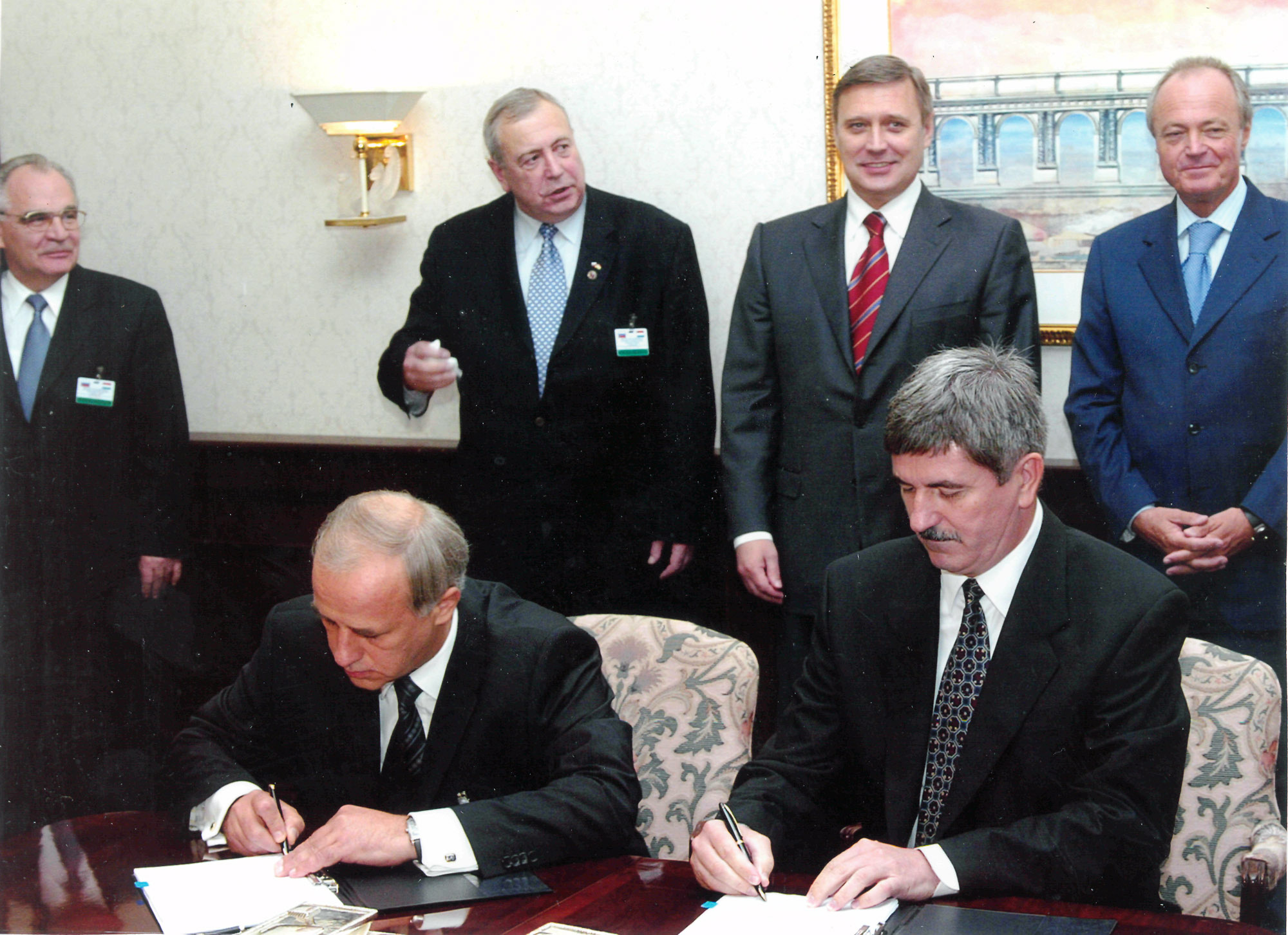 Подписание контракта между АЭС "Пакш" и Корпорацией "ТВЭЛ", сентябрь 2003 г.